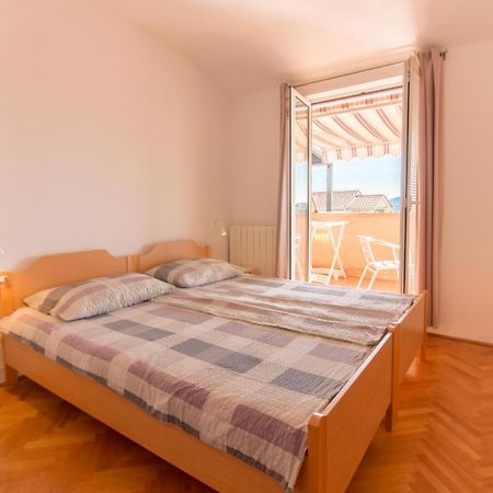 Malinska - Apartment Glavas エクステリア 写真