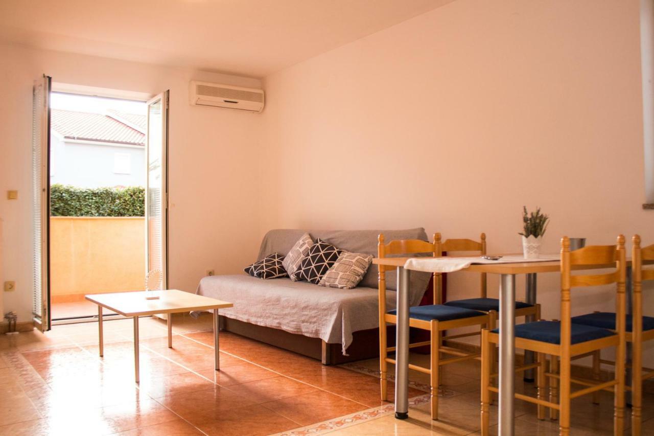 Malinska - Apartment Glavas エクステリア 写真